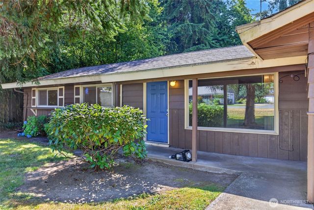 3327 NE 190th Street, Lake Forest Park, WA 98155
