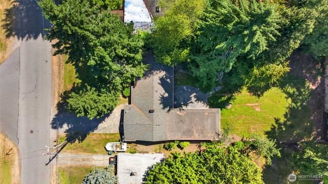 3327 NE 190th Street, Lake Forest Park, WA 98155