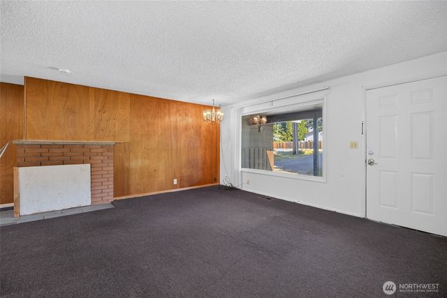 3327 NE 190th Street, Lake Forest Park, WA 98155