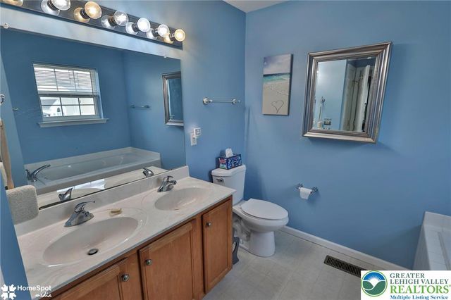 1500 Windmill Lane, Upper Macungie Twp, PA 18031