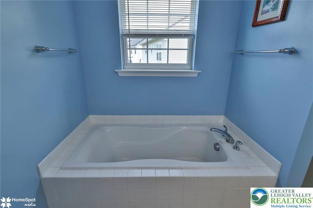 1500 Windmill Lane, Upper Macungie Twp, PA 18031