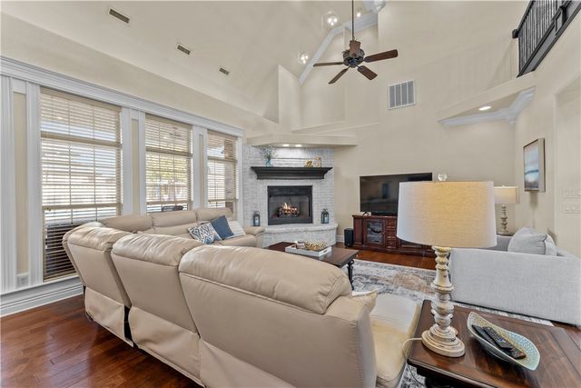 3901 NE Cadbury Avenue, Bentonville, AR 72712