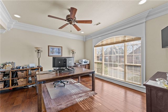 3901 NE Cadbury Avenue, Bentonville, AR 72712