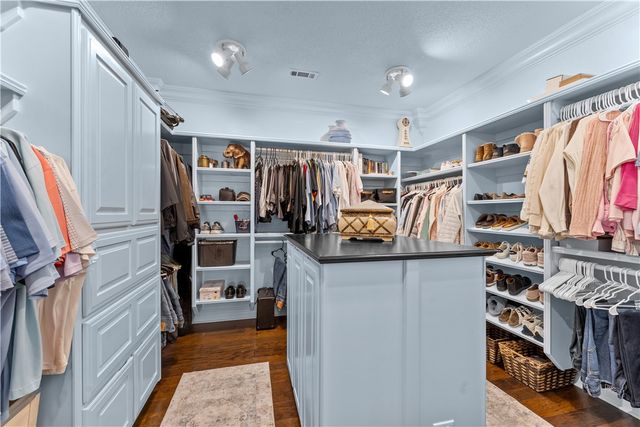 3901 NE Cadbury Avenue, Bentonville, AR 72712