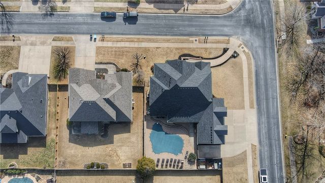 3901 NE Cadbury Avenue, Bentonville, AR 72712