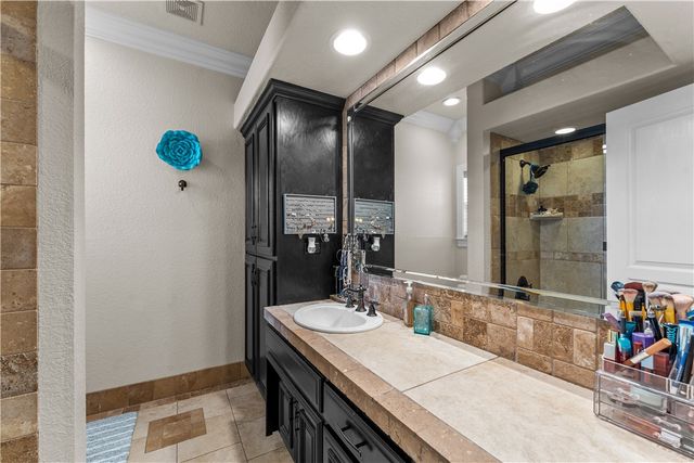 3901 NE Cadbury Avenue, Bentonville, AR 72712