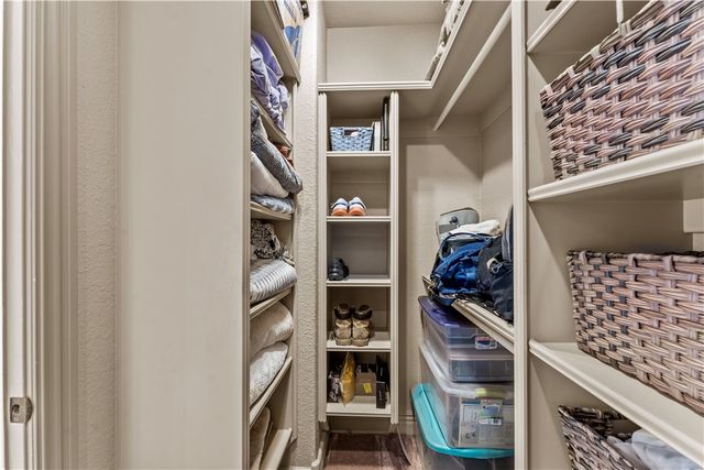 3901 NE Cadbury Avenue, Bentonville, AR 72712