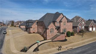 3901 NE Cadbury Avenue, Bentonville, AR 72712