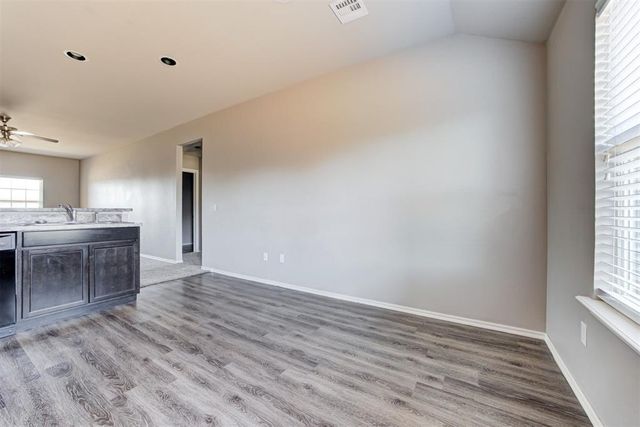 11713 NW 135th Terrace, Piedmont, OK 73078