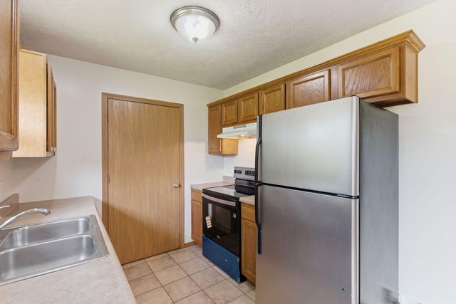 4432 W Huckleberry Street, Springfield, MO 65802