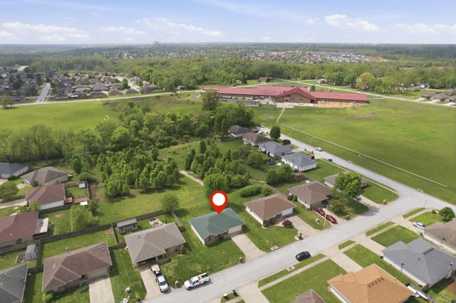 4432 W Huckleberry Street, Springfield, MO 65802