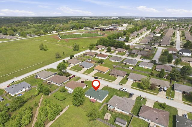 4432 W Huckleberry Street, Springfield, MO 65802