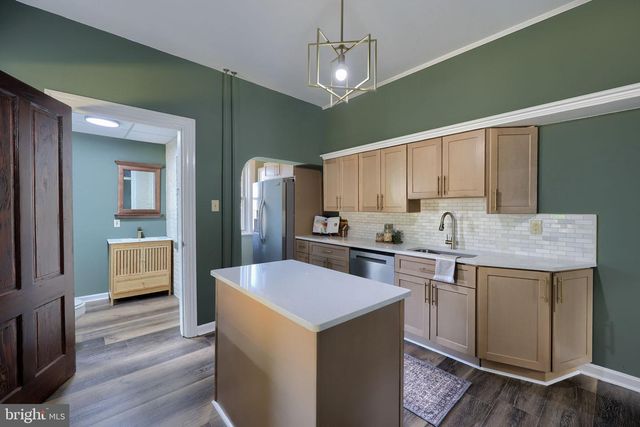 245 N 4TH ST, Columbia, PA 17512