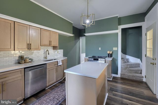 245 N 4TH ST, Columbia, PA 17512