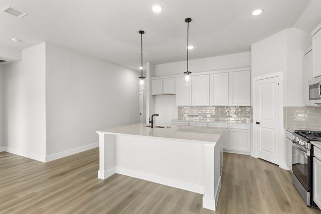 2004 Blossom Trail, Mesquite, TX 75181