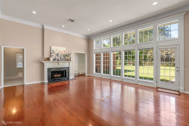 210 Ockley Drive, Shreveport, LA 71105