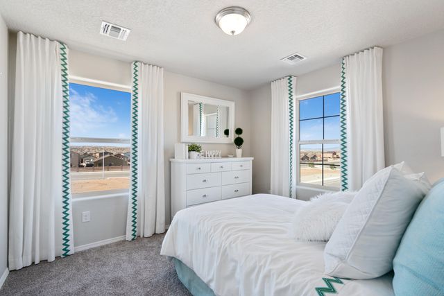 2609 Eglisfield Loop NE, Rio Rancho, NM 87144