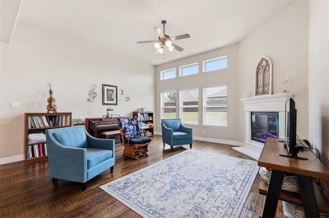 212 Lillian Lane, Waxahachie, TX 75165