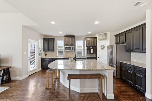 212 Lillian Lane, Waxahachie, TX 75165