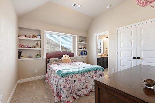 212 Lillian Lane, Waxahachie, TX 75165