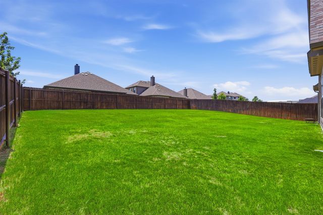 212 Lillian Lane, Waxahachie, TX 75165