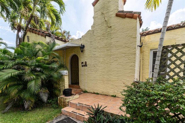 222 Romano Ave, Coral Gables, FL 33134