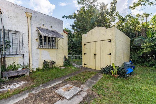 222 Romano Ave, Coral Gables, FL 33134