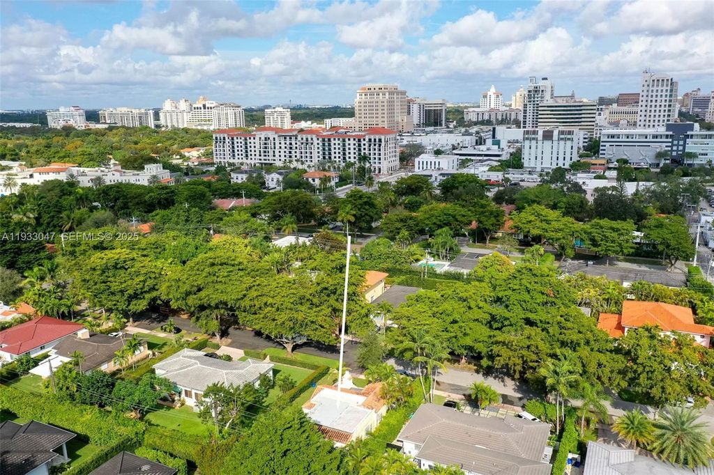 222 Romano Ave, Coral Gables, FL 33134