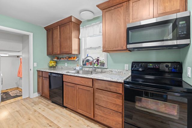 8719 E Valleyway Ave, Spokane, WA 99212