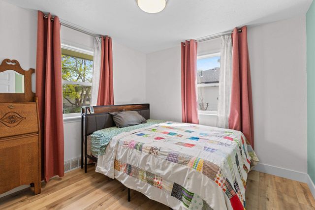 8719 E Valleyway Ave, Spokane, WA 99212