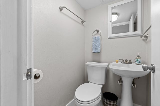 8719 E Valleyway Ave, Spokane, WA 99212