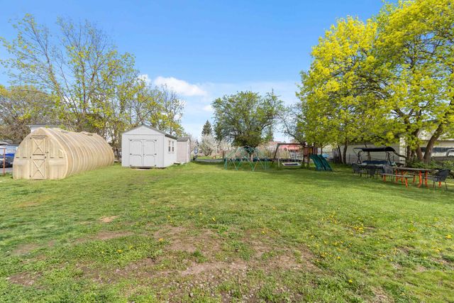 8719 E Valleyway Ave, Spokane, WA 99212