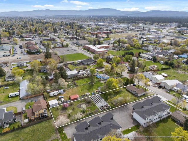 8719 E Valleyway Ave, Spokane, WA 99212
