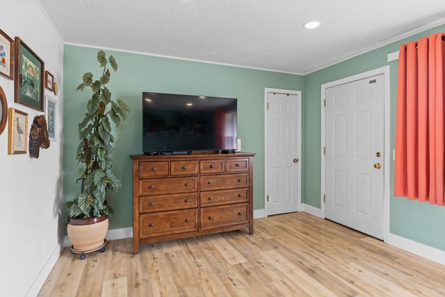 8719 E Valleyway Ave, Spokane, WA 99212