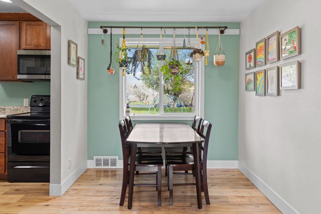 8719 E Valleyway Ave, Spokane, WA 99212