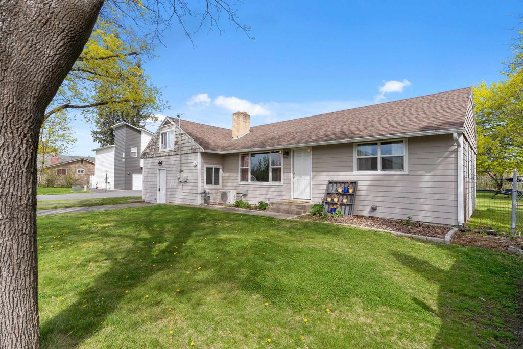 8719 E Valleyway Ave, Spokane, WA 99212