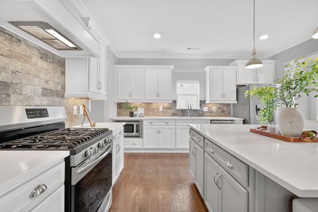 792 Plowson Rd, Mount Juliet, TN 37122