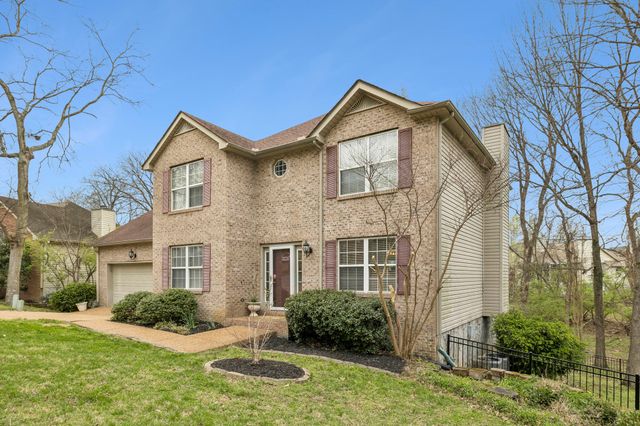 121 Bentree Dr, Hendersonville, TN 37075