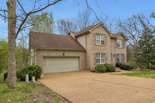 121 Bentree Dr, Hendersonville, TN 37075