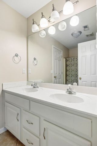 121 Bentree Dr, Hendersonville, TN 37075