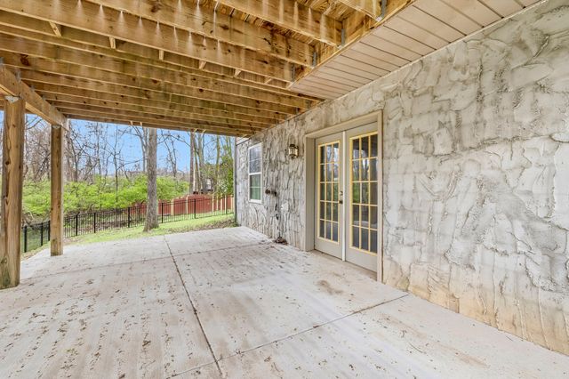 121 Bentree Dr, Hendersonville, TN 37075