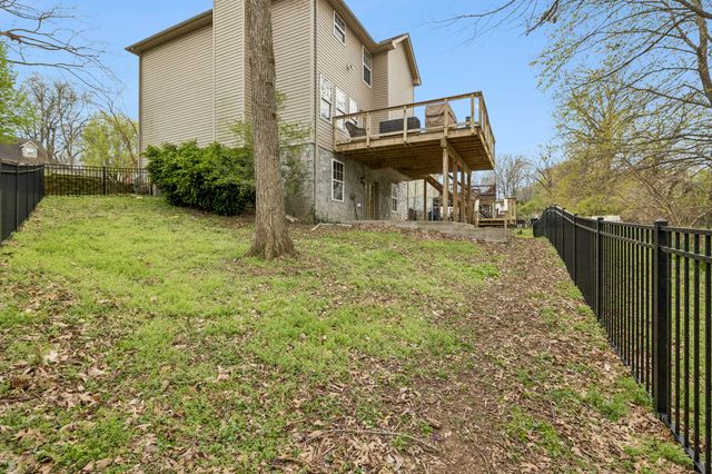 121 Bentree Dr, Hendersonville, TN 37075