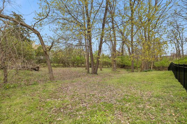 121 Bentree Dr, Hendersonville, TN 37075