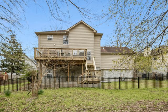 121 Bentree Dr, Hendersonville, TN 37075