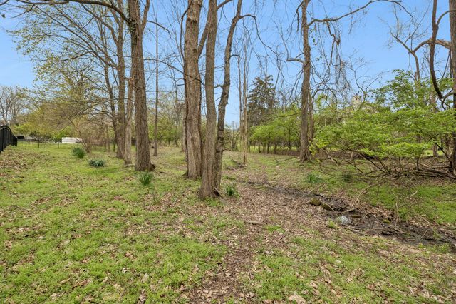 121 Bentree Dr, Hendersonville, TN 37075