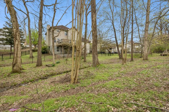 121 Bentree Dr, Hendersonville, TN 37075