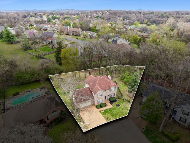 121 Bentree Dr, Hendersonville, TN 37075