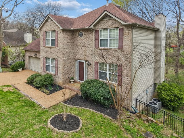 121 Bentree Dr, Hendersonville, TN 37075