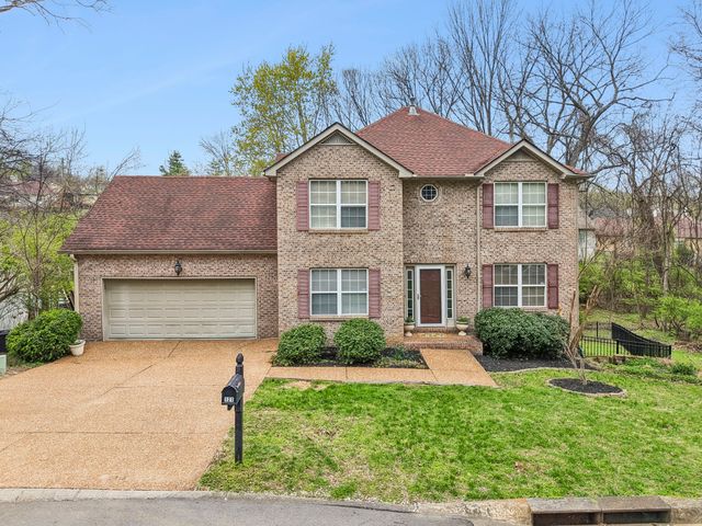 121 Bentree Dr, Hendersonville, TN 37075