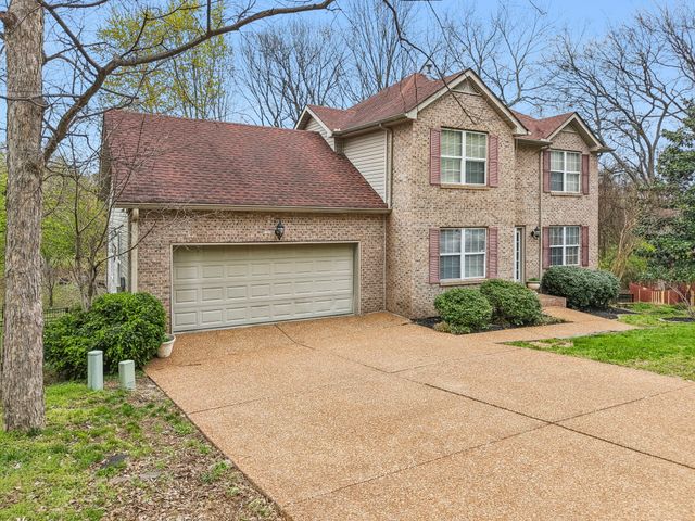 121 Bentree Dr, Hendersonville, TN 37075
